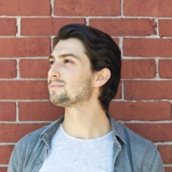 Meet your Posher, Ari - Picture 1 of 1